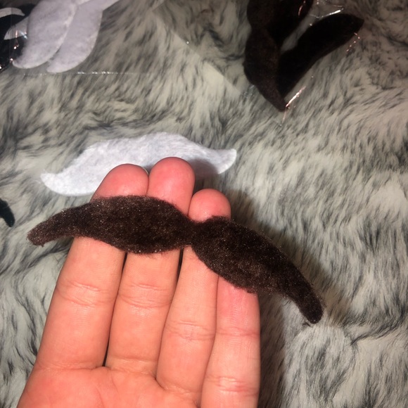 Mustache stickers - Picture 3 of 5